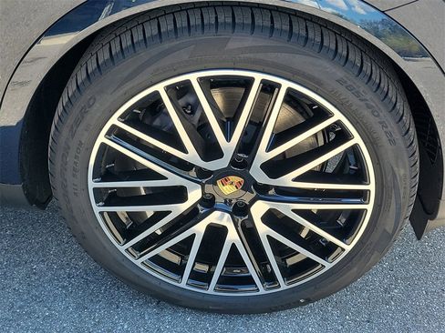 New 2026 Porsche Cayenne image 13