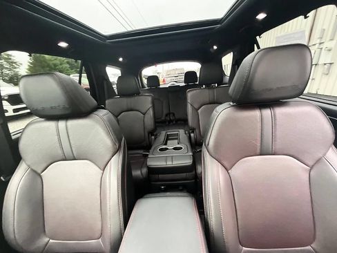 Used 2025 Honda Pilot Black Edition image 41