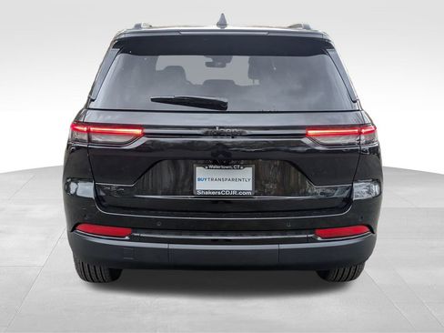 New 2025 Jeep Grand Cherokee Altitude image 4