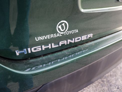 Used 2023 Toyota Highlander XLE FWD image 10