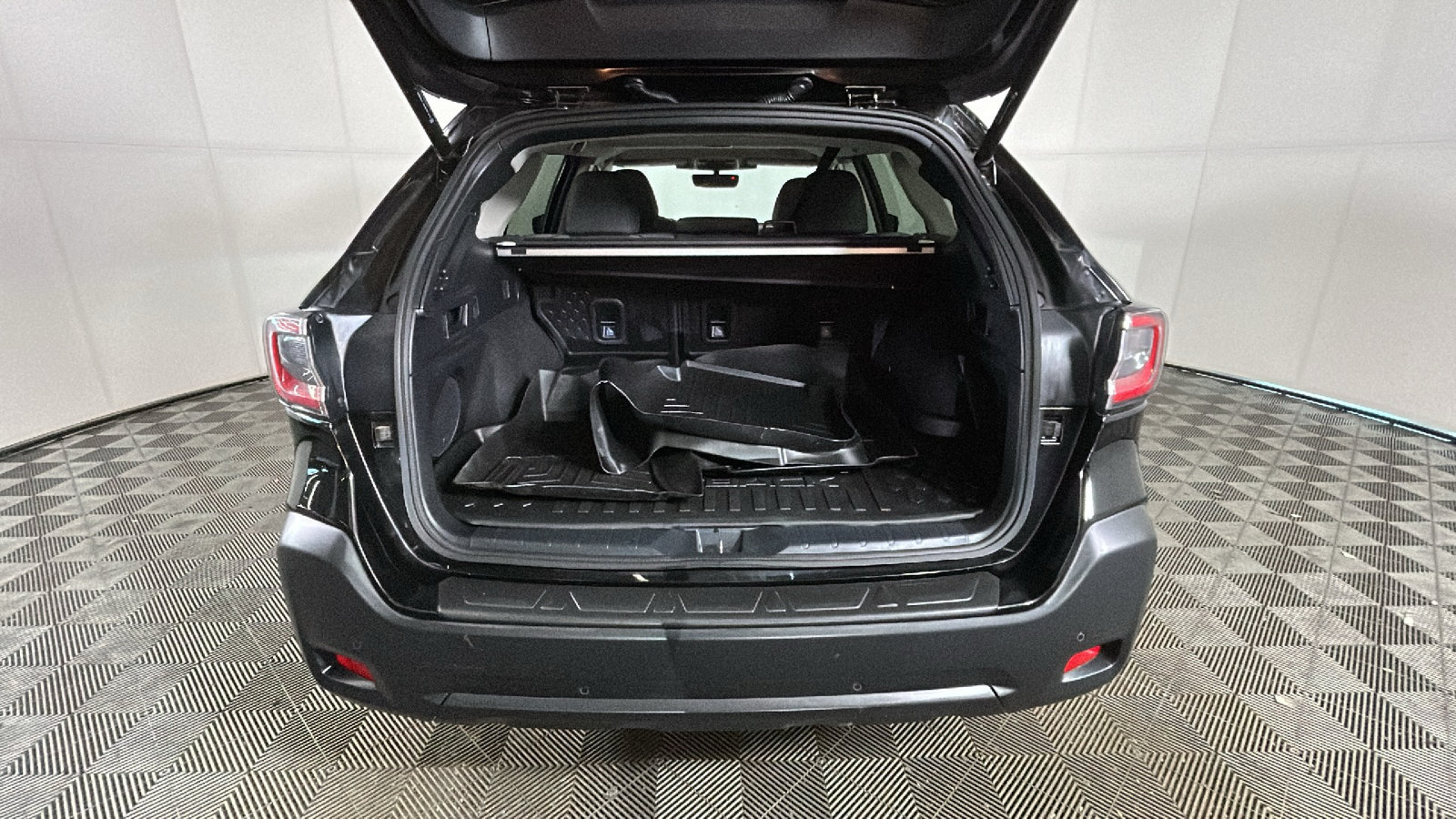 Used 2024 Subaru Outback Onyx Edition AWD/4WD image 33