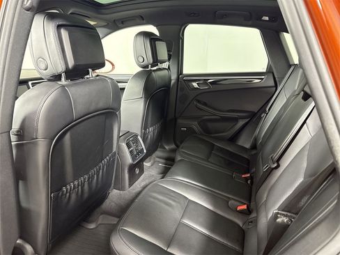 Certified 2023 Porsche Macan S image 26