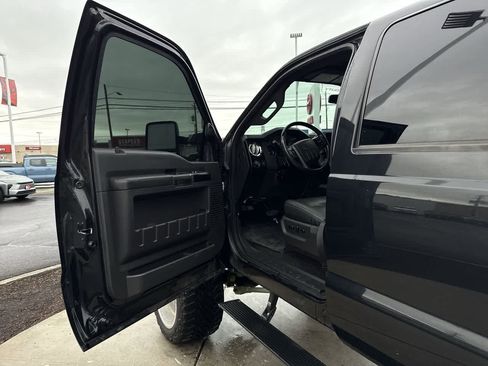 Used 2015 Ford F250 Platinum w/ FX4 Off-Road Package image 9