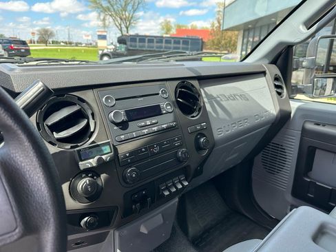 Used 2016 Ford F250 XL w/ Power Equipment Group image 13