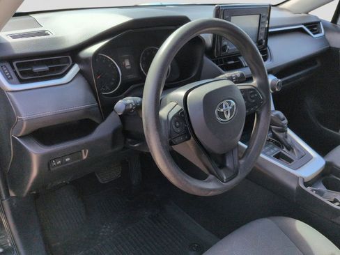 Used 2019 Toyota RAV4 XLE AWD/4WD image 2