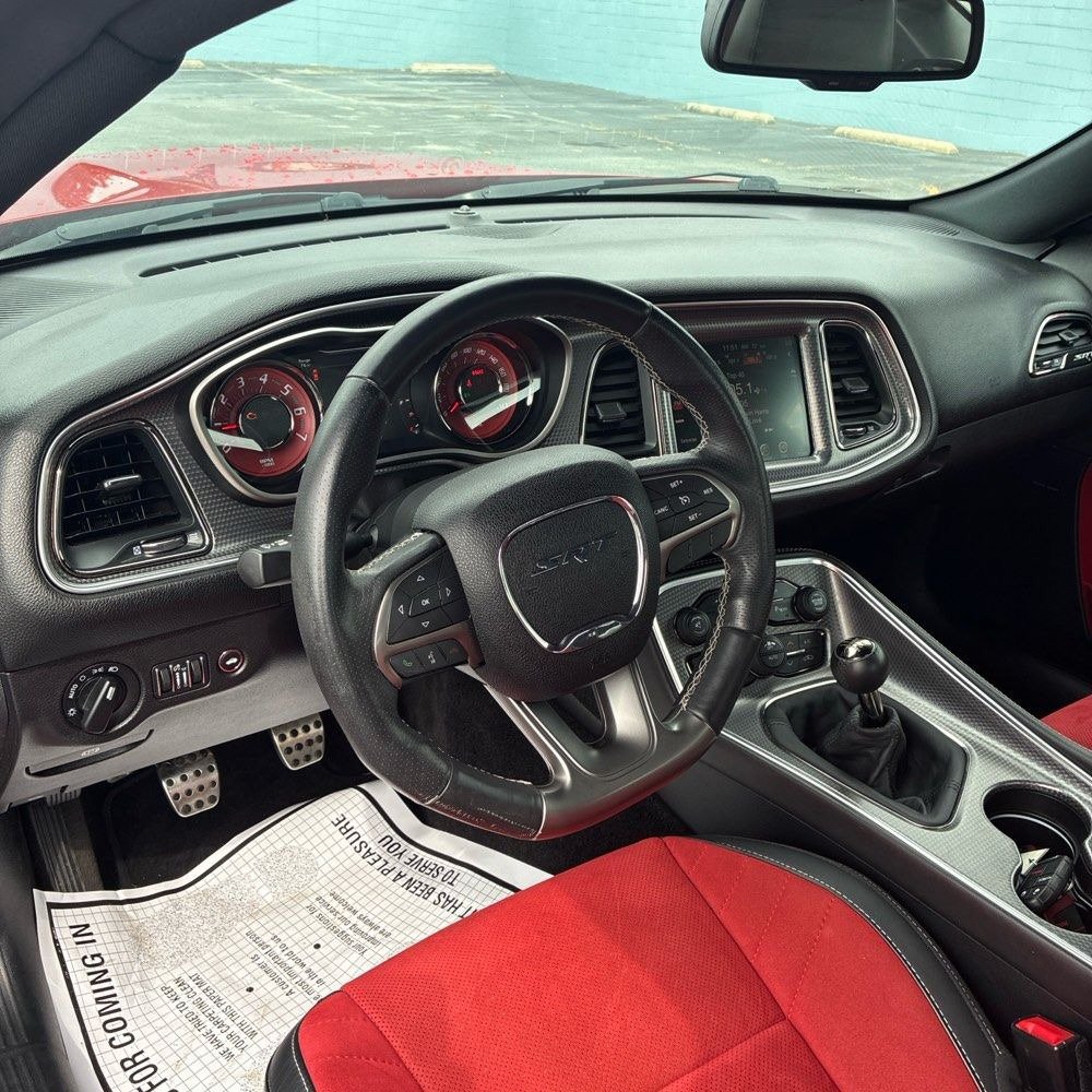 Used 2015 Dodge Challenger SRT Hellcat RWD image 7