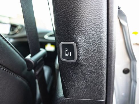 New 2026 Chrysler Pacifica Select FWD image 33