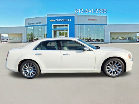 Used 2014 Chrysler 300 Uptown Edition w/ Quick Order Package 22M image 8