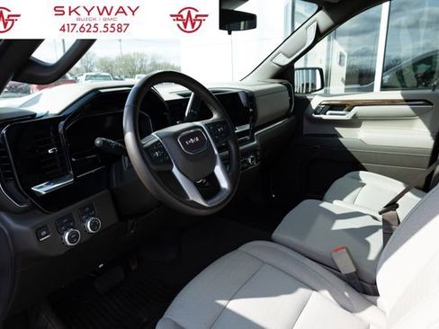 Used 2025 GMC Sierra 1500 SLE image 14