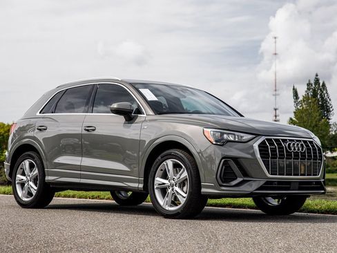 Used 2020 Audi Q3 2.0T Premium w/ Convenience Package image 3