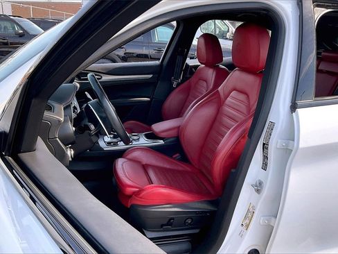 Used 2022 Alfa Romeo Stelvio Veloce image 24