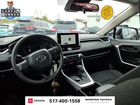 Used 2025 Toyota RAV4 LE AWD/4WD image 12