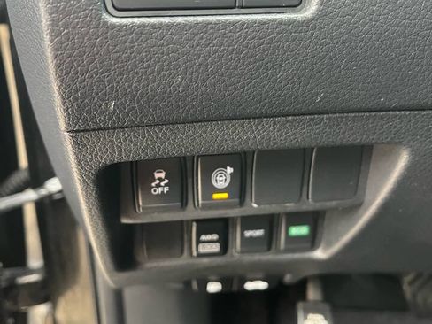 Used 2017 Nissan Rogue SV image 24