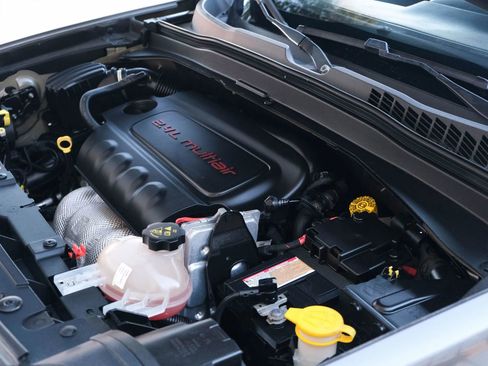 Used 2017 Jeep Renegade Latitude image 18