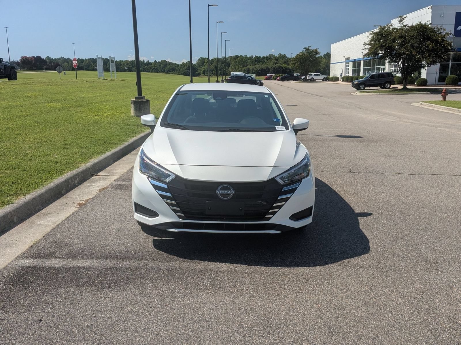 Used 2025 Nissan Versa SV FWD image 8