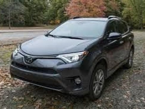Used 2017 Toyota RAV4 XLE image 1