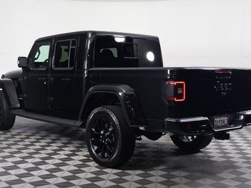 Used 2022 Jeep Gladiator Overland image 6