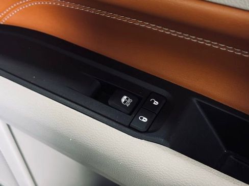 Used 2022 Jeep Compass Limited image 15