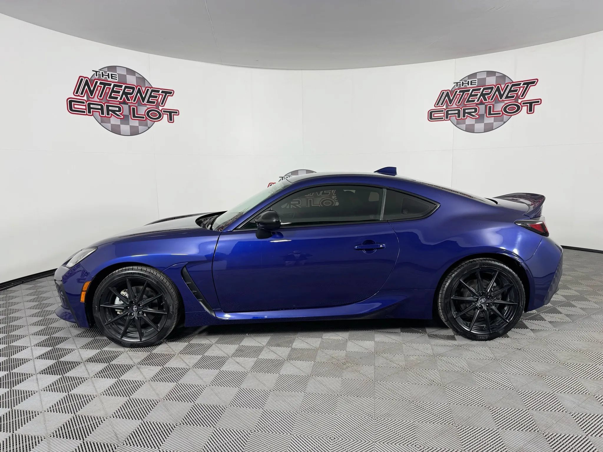 Used 2024 Toyota GR86 Premium RWD image 4