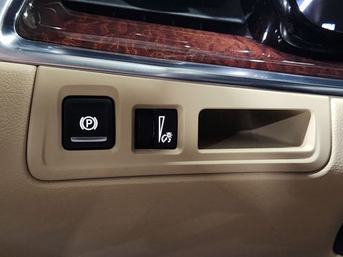 Used 2018 Cadillac XT5 Premium Luxury FWD image 42