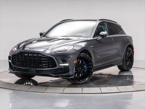 Used 2025 Aston Martin DBX 707 image 16
