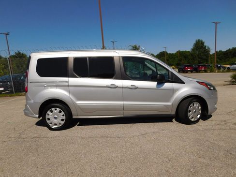 Used 2021 Ford Transit Connect XLT FWD image 5