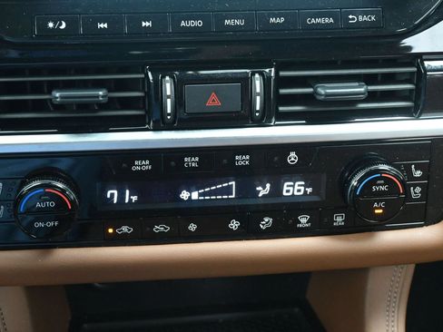 Certified 2025 Nissan Pathfinder Platinum w/ Cargo Package FWD image 20