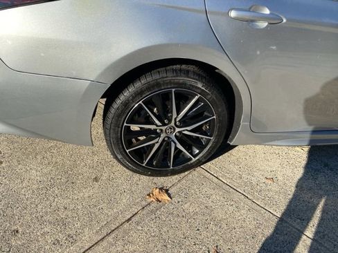 Used 2022 Toyota Camry SE image 10