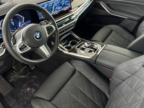 Used 2026 BMW X7 xDrive40i w/ Executive Package image 11