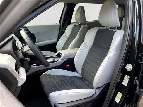 Used 2025 Mitsubishi Outlander SE FWD image 20