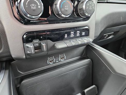 New 2026 RAM 1500 Big Horn AWD/4WD image 24