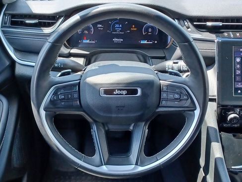 Used 2023 Jeep Grand Cherokee Laredo w/ Luxury Tech Group I AWD/4WD image 27
