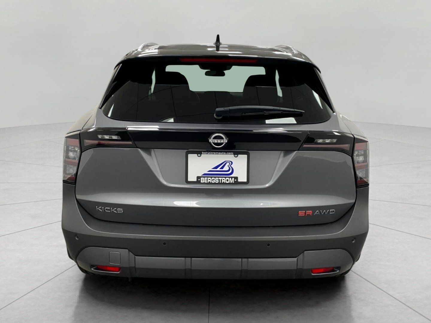 Certified 2025 Nissan Kicks SR AWD/4WD image 4
