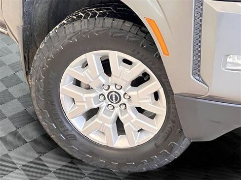 Used 2022 Nissan Frontier SV image 24
