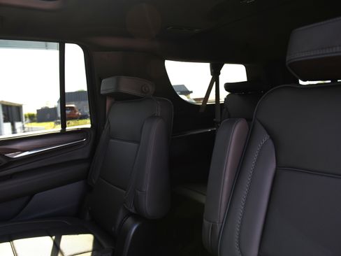 Used 2023 GMC Yukon XL Denali w/ LPO, Floor Liner Package AWD/4WD image 16