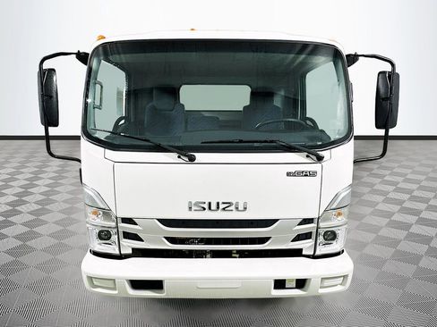 New 2026 Isuzu NPR RWD image 2