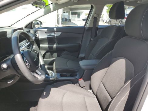 Used 2022 Kia Forte LXS w/ LXS Technology Package FWD image 18