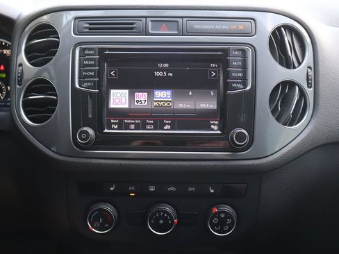 Used 2017 Volkswagen Tiguan Wolfsburg Edition AWD/4WD image 35