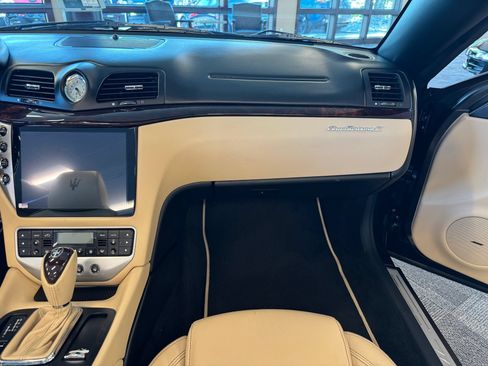 Used 2014 Maserati GranTurismo Convertible RWD image 40