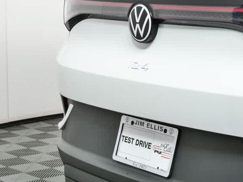 Certified 2025 Volkswagen ID.4 Pro RWD image 37