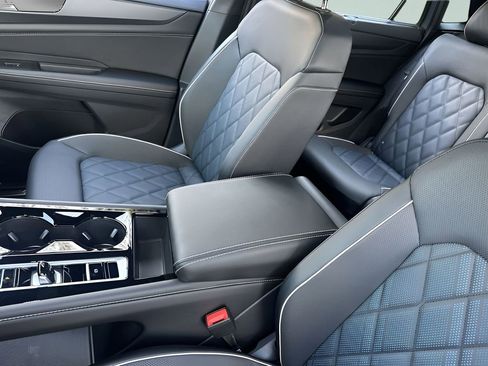 New 2026 Volkswagen Atlas Cross Sport SEL Premium R-Line AWD/4WD image 21