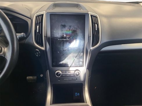 Used 2023 Ford Edge SEL image 11