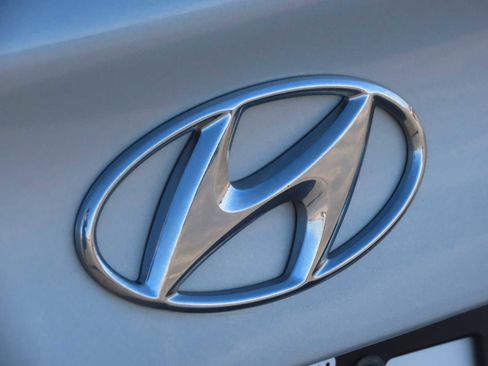 Used 2015 Hyundai Elantra Limited image 11