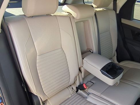 Used 2022 Land Rover Discovery Sport SE image 25