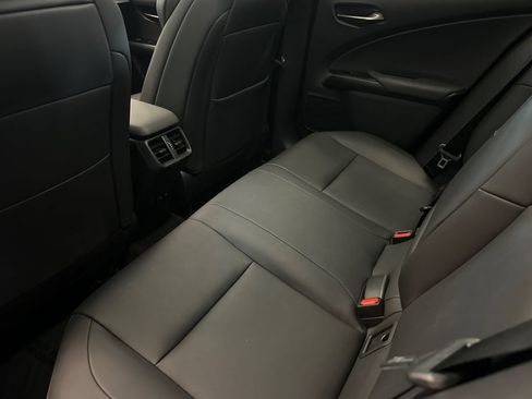 Used 2019 Lexus UX 200 F Sport w/ F Sport Premium Package FWD image 12
