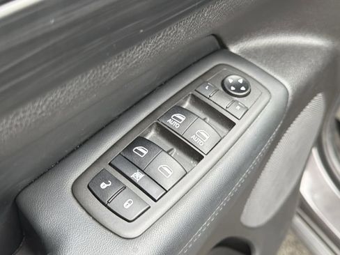 Used 2021 Jeep Grand Cherokee Laredo X image 21