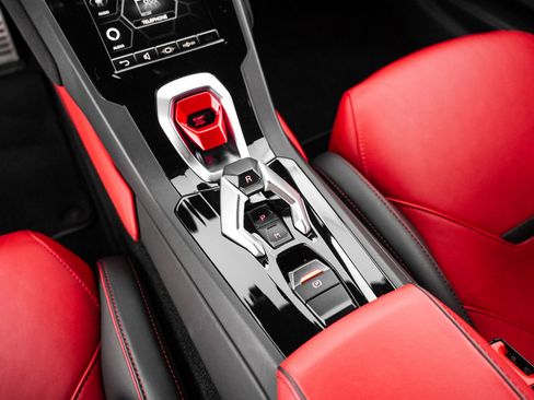 Used 2021 Lamborghini Huracan EVO RWD image 21