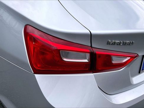 Used 2018 Chevrolet Malibu LT image 23