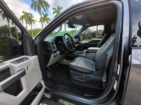 Used 2016 Ford F150 XLT w/ Equipment Group 302A Luxury AWD/4WD image 22