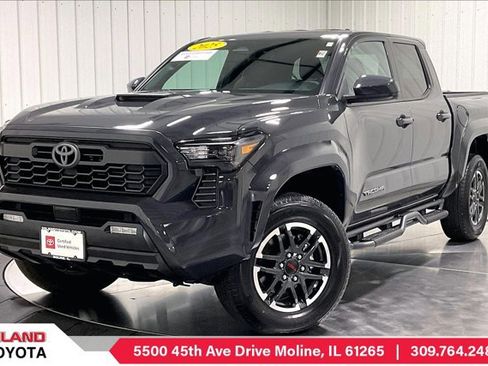 Certified 2025 Toyota Tacoma TRD Sport AWD/4WD image 1